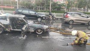 mobil-mustang-terbakar.jpg