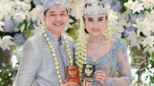 pernikahan-adly-fairuz-32-dan-angbeen-rishi-dengan-menggunakan-adat-sunda.jpg