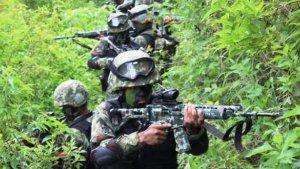 prajurit-tni-tengah-pengintaian-di-kampung-jalai-distrik-sugapa-intan-jaya-papua.jpg