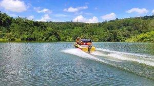 sejumlah-wisatawan-menikmati-bentang-alam-waduk-jatibarang-kota-semarang.jpg