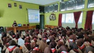 swi-SMP-di-Kab-Tegal-menyimak-nobar-Pend.jpg