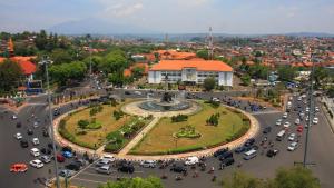 tugu-muda-semarang_20150823_154626.jpg