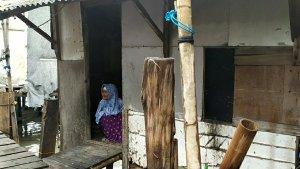 warga-tambak-lorok-banjir-rob-22-juni-2022.jpg