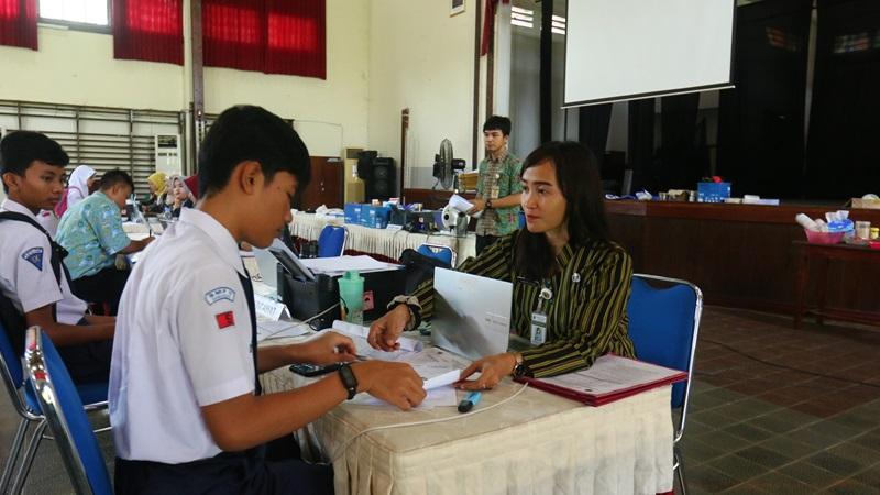 Rambut dan Kuku Diperiksa, CMB SMAN 1 Semarang Dapat "Pemanasan" Pendidikan Karakter