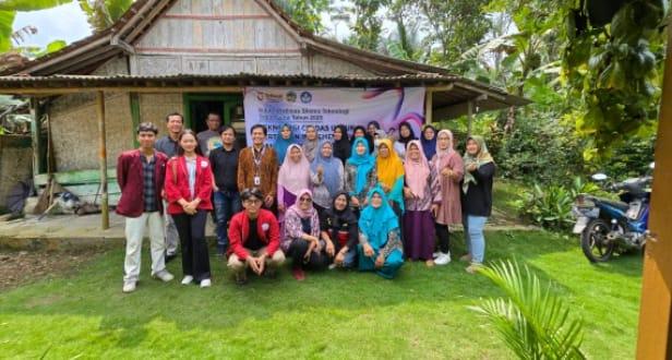 Pemanfaatan Teknologi Cerdas Telkom University dalam Budidaya Jamur Tiram Berbasis IoT di Banyumas