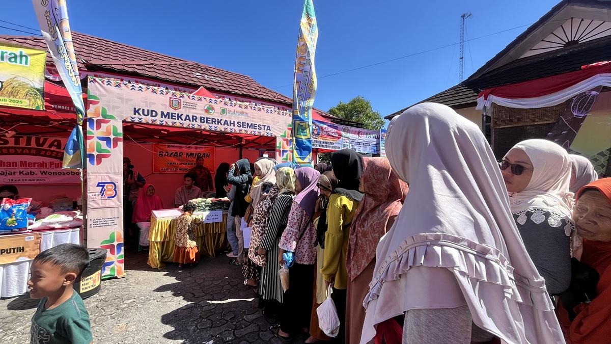 Pagelaran Seni dan Bazar Murah Jadi Daya Tarik Festival Gumebyar 2025 di Wonosobo 
