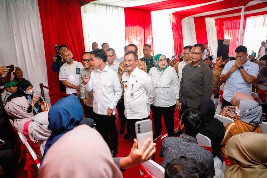 20250718-_-Wapres-Gibran-Monitoring-Penyaluran-BSU-di-Boyolali.jpg