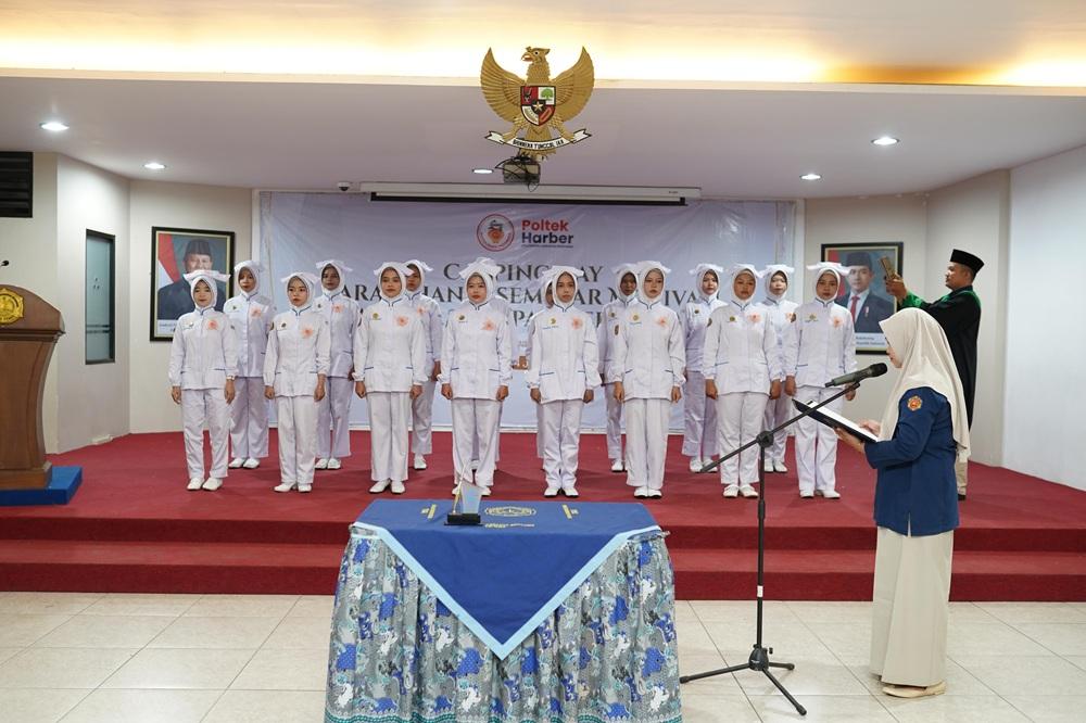 Caping Day dan Seminar Motivasi: Bekal Awal Mahasiswa Kebidanan Poltek Harber Menuju Dunia Klinik