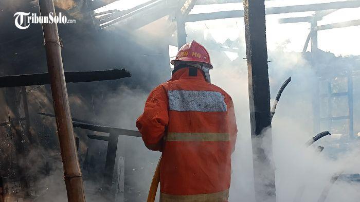 20250811_Kebakaran-rumah-warga-Desa-Galeh.jpg