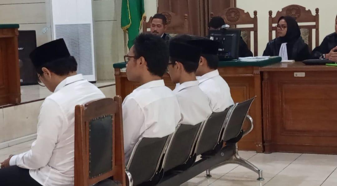 20250814_lima-mahasiswa-terdakwa-kasus-aksi-May-Day-Semarang_2.jpg