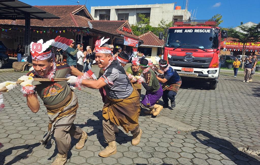 Truk Damkar 7 Ton Jadi Tantangan Lomba HUT RI di Satpol PP Banyumas