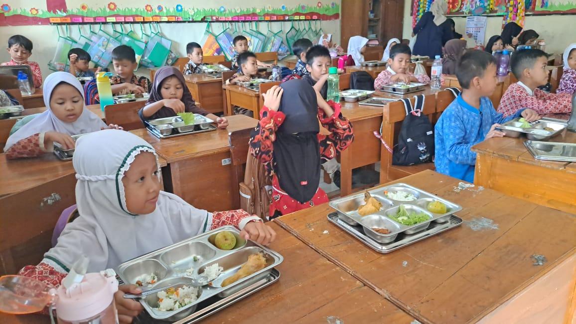 Berbagai Keluhan MBG di Banyumas: Makanan Hambar, Porsi Kurang, dan Distribusi Tak Merata