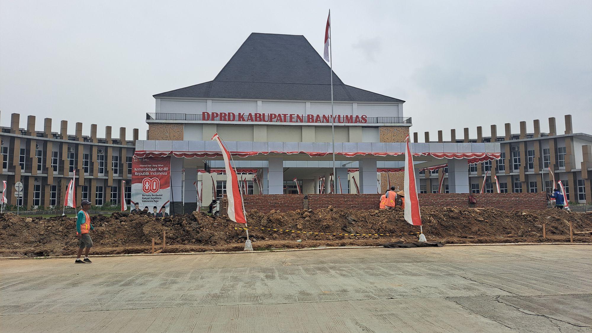 Gaji DPRD Banyumas Tembus Rp 45 Juta Per Bulan, Publik Menanti Kinerja Setimpal