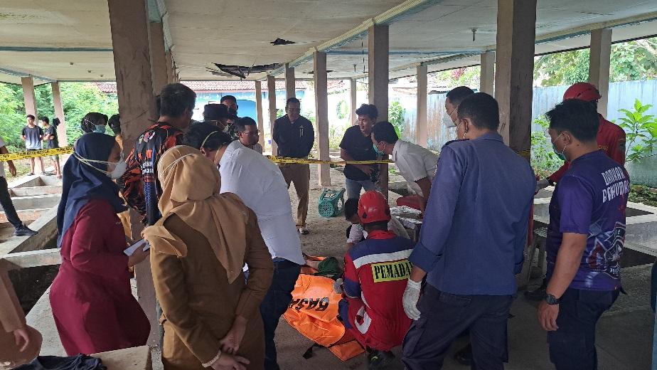 Kagetnya Sobari Temukan Mayat di Atas Plafon Gudang di Purwokerto, Diduga Pencuri yang Kesetrum