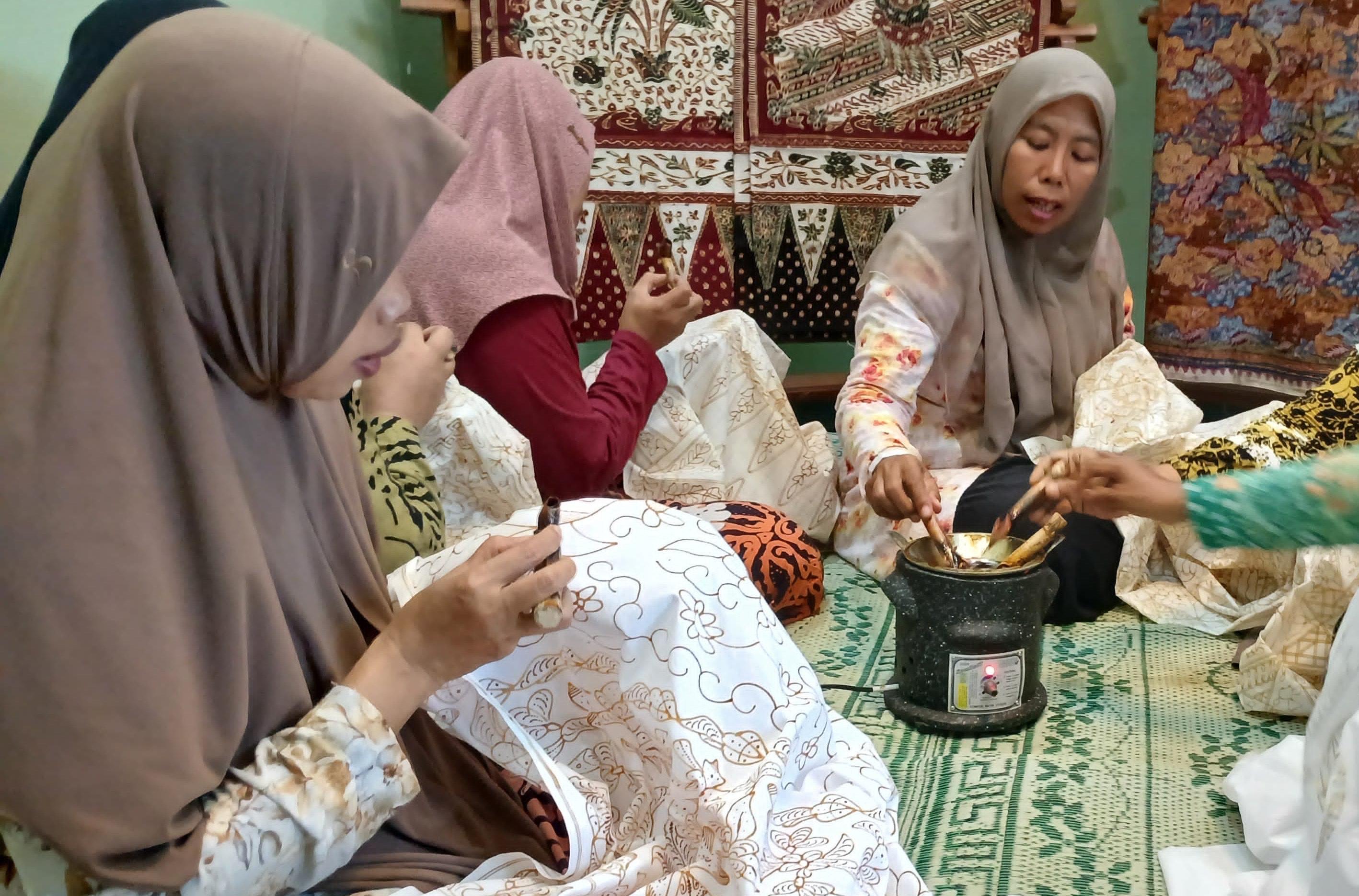 20251016-_-Pembatik-Rifaiyah-Batang.jpg