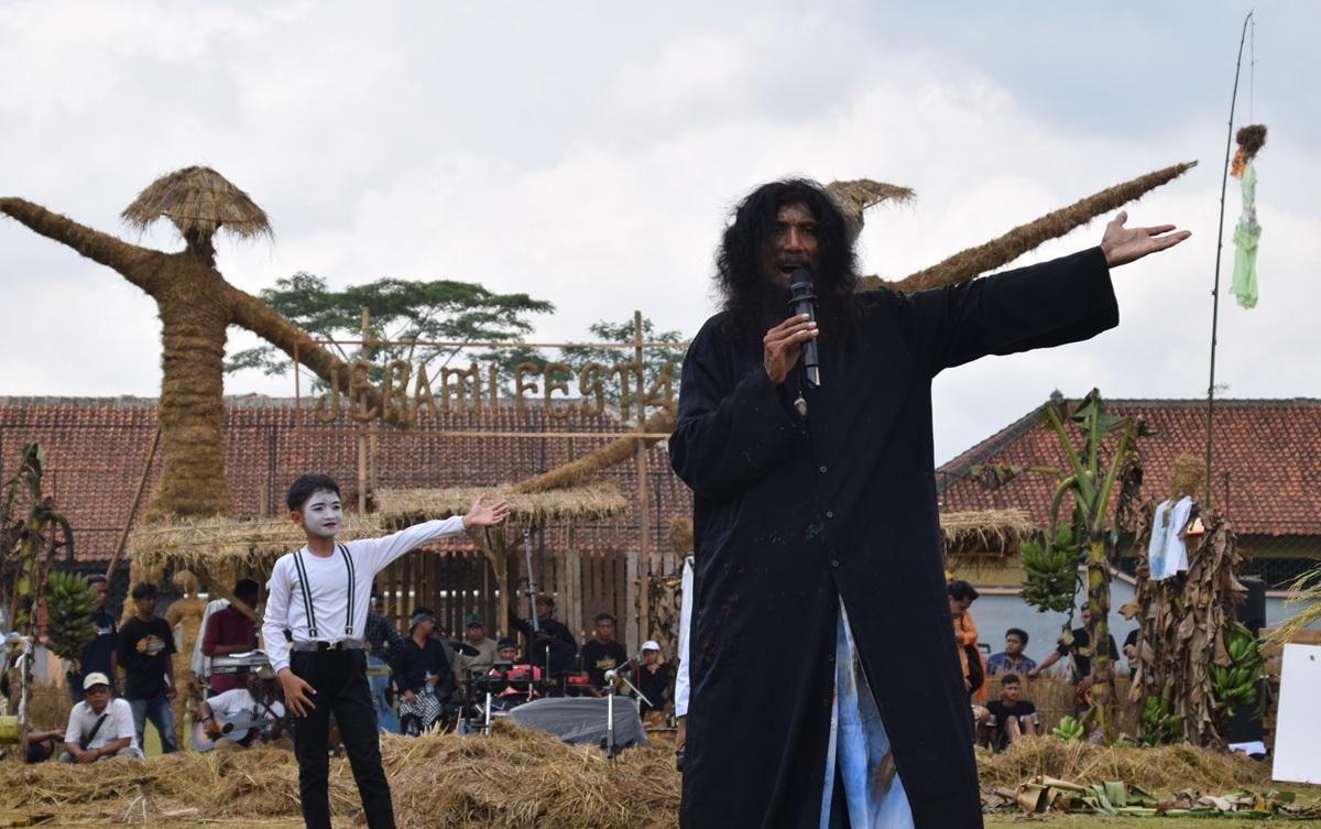 Jerami Fest 4 Banyumas: Hidupkan Tradisi Sekaligus Mendongkrak Kesejahteraan Petani Pangebatan