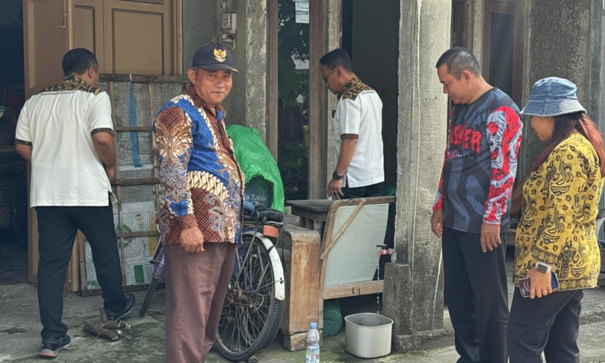 20251021_Ketua-DPRD-Kudus-H-Masan-cek-air-PDAM_1.jpg