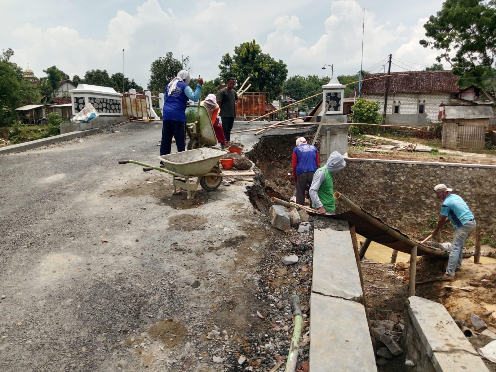 20251027_perbaikan-jembatan.jpg
