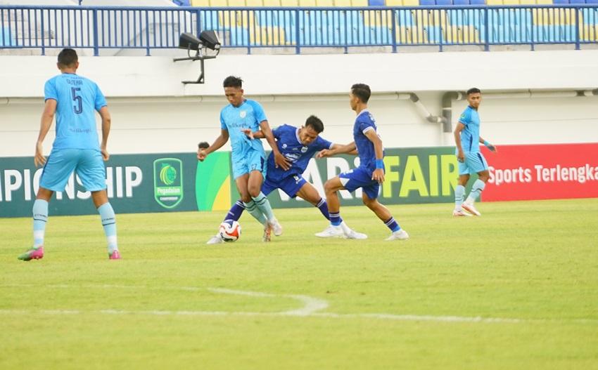 20251031-_-Potret-Laga-Persela-Lamongan-Vs-PSIS-Semarang.jpg