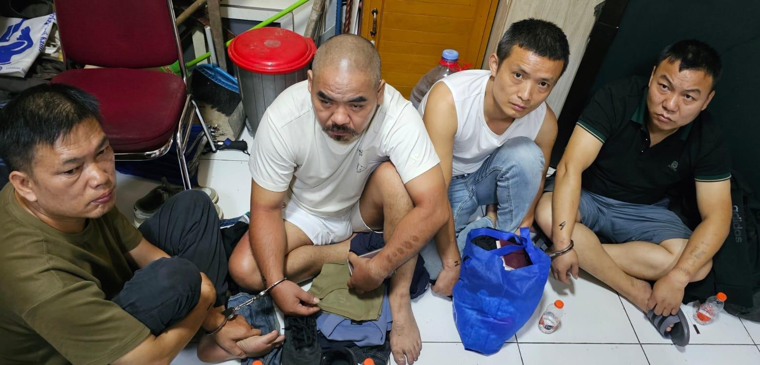 20251106_WARGA-ASING-Polisi-menangkap-empat-warga-negara-asing.jpg