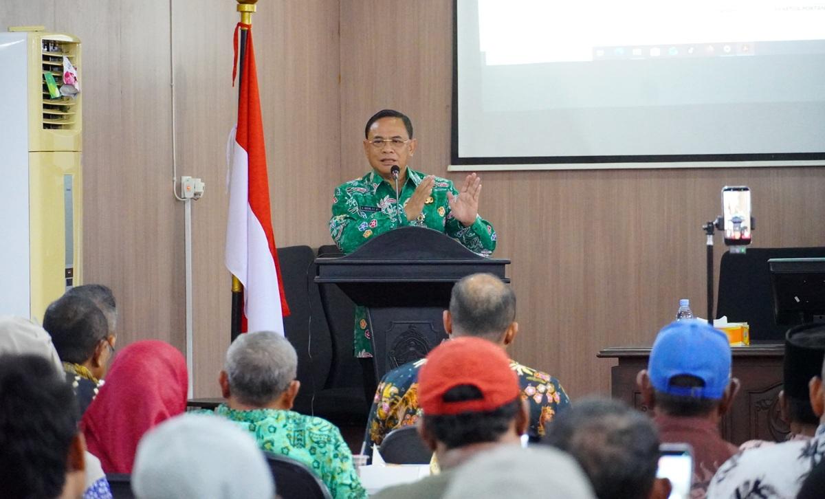 20251111_Bupati-Pati-Sudewo-saat-rapat-penanganan-puso_1.jpg