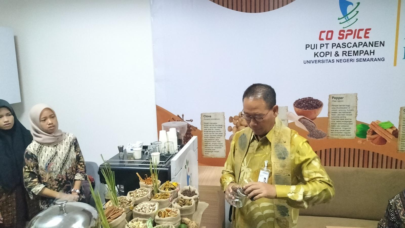 20251111_CICIPI-KOPI-Rektor-Unnes-S-Martono.jpg