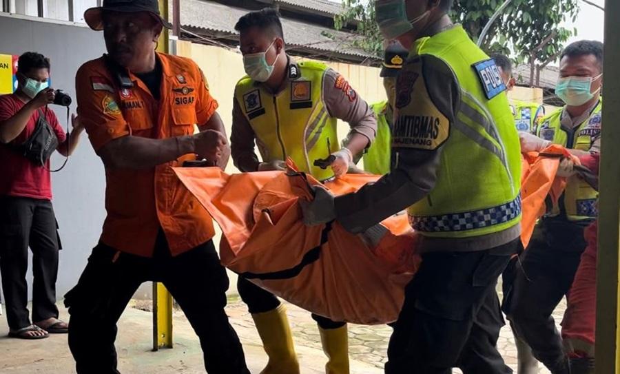 BREAKING NEWS: Satu Jenazah Korban Longsor Majenang Cilacap Ditemukan Minggu Siang Ini
