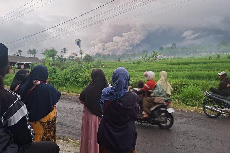 20251119-_-Kondisi-Erupsi-Gunung-Semeru-Lumajang.jpg