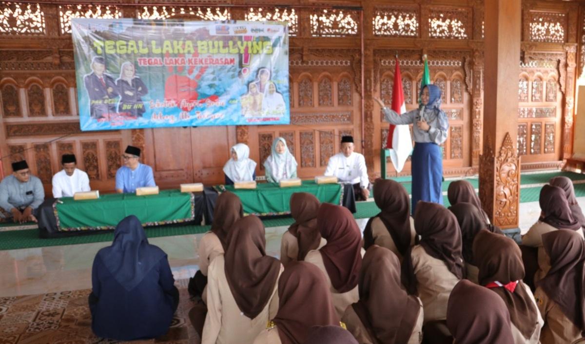 20251121_Wakil-Wali-Kota-Tegal-Tazkiyyatul-Muthmainnah-dialog-Tegal-Laka-Bullying_1.jpg