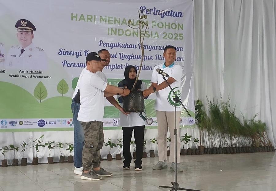 20251127-_-Peringatan-Hari-Menanam-Pohon-di-Wonosobo.jpg