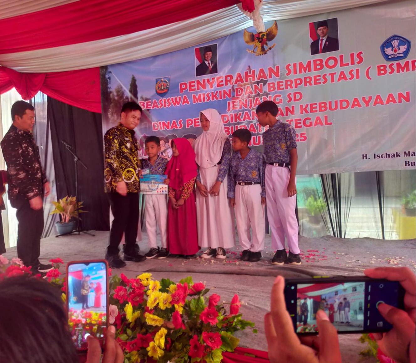20251128_Ischak-Maulana-Rohman.jpg