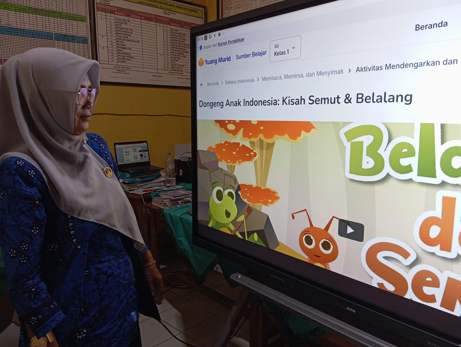 20251128_penggunaan-monitor-interaktif.jpg