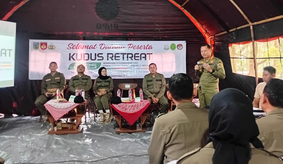 20251207-_-Bupati-Kudus-Berikan-Arahan-Kepada-Peserta-Retreat.jpg