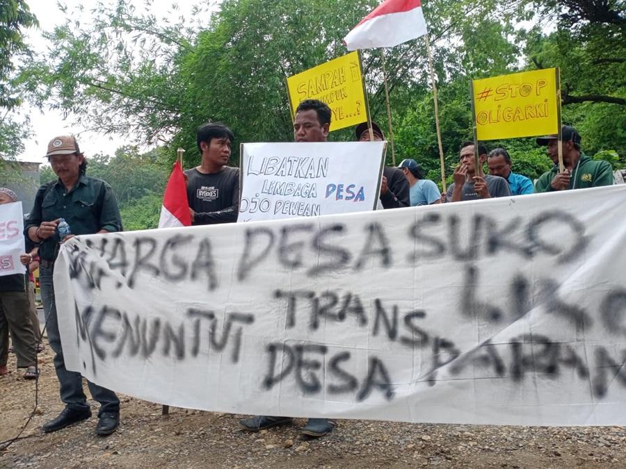 Video Puluhan Warga Desa Sukolilo Pati Unjuk Rasa Tuntut Transparansi Keuangan Pemerintah Desa