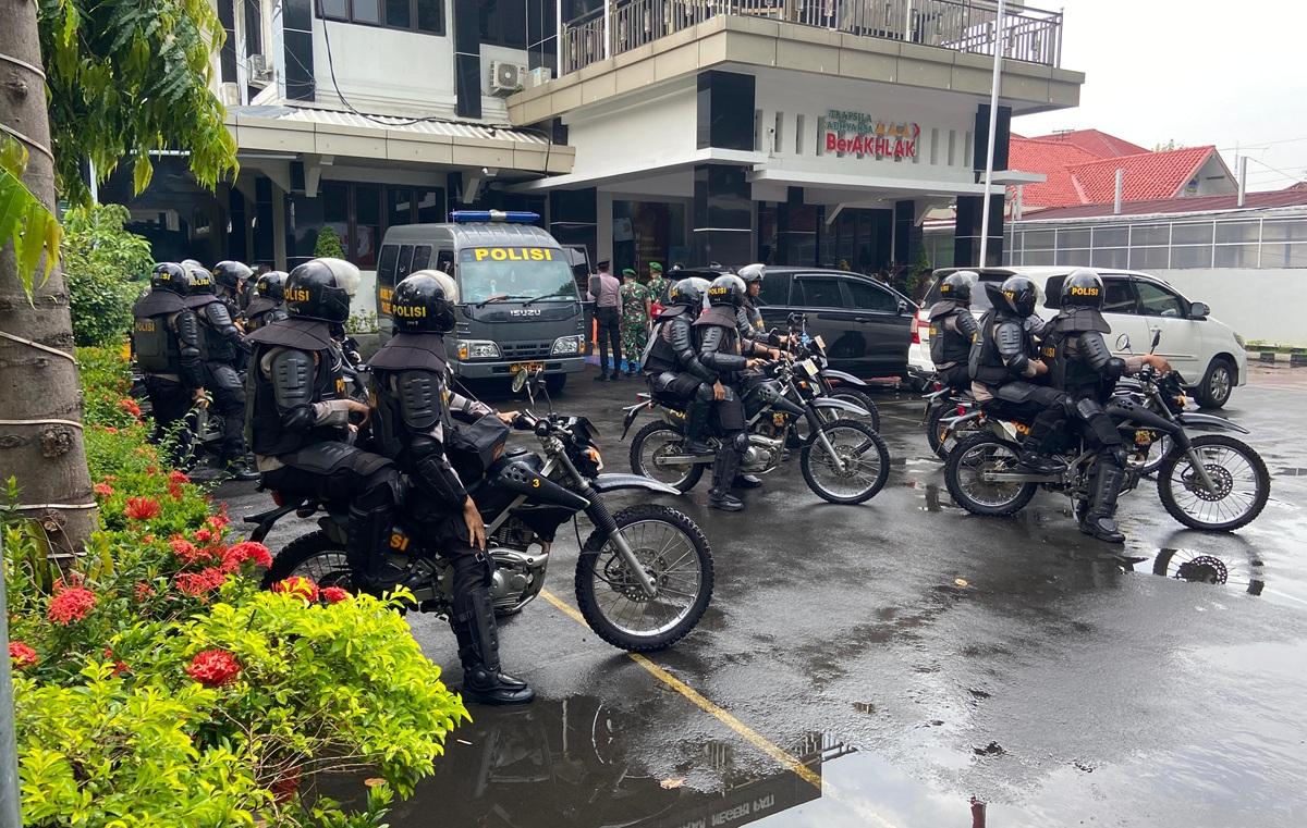 Dikawal Ketat Saat 2 Pentolan AMPB Pati Masuk Lapas, Kuasa Hukum Ajukan Penangguhan