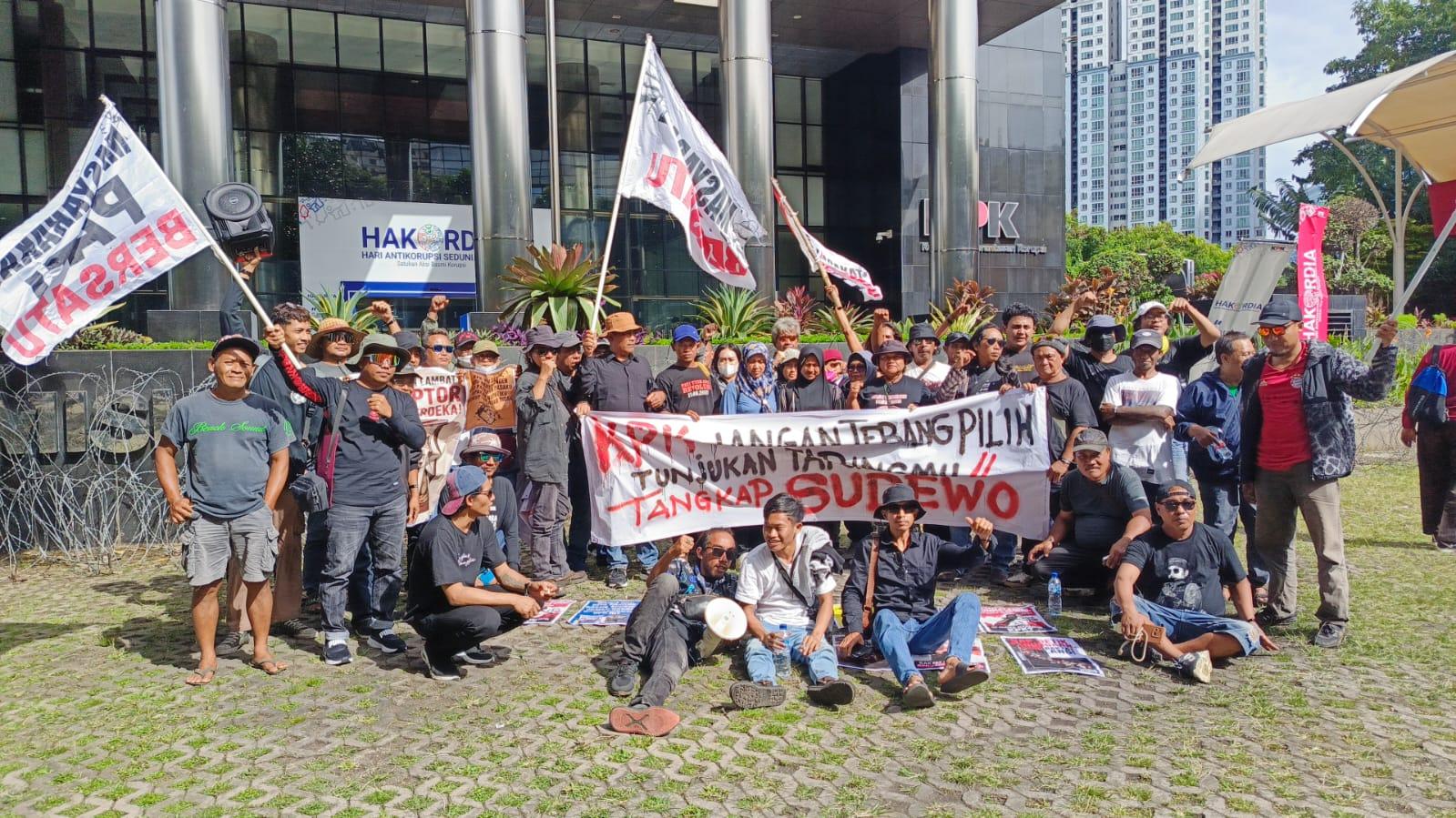 Bertahan di Jakarta, Warga Pati Rutin Aksi di KPK Tuntut Kejelasan Status Hukum Sudewo
