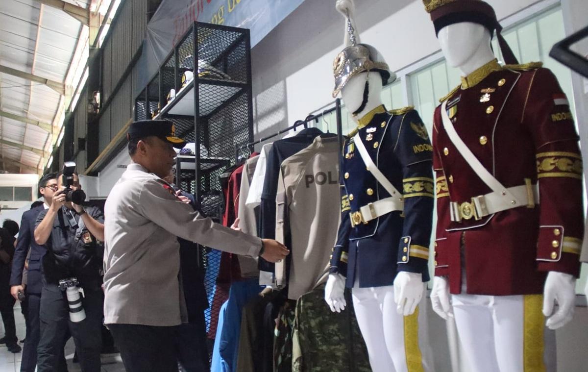 20251219_Wakapolri-Komisaris-Jenderal-Polisi-Dedi-Prasetyo-reoperasi-garmen_1.jpg