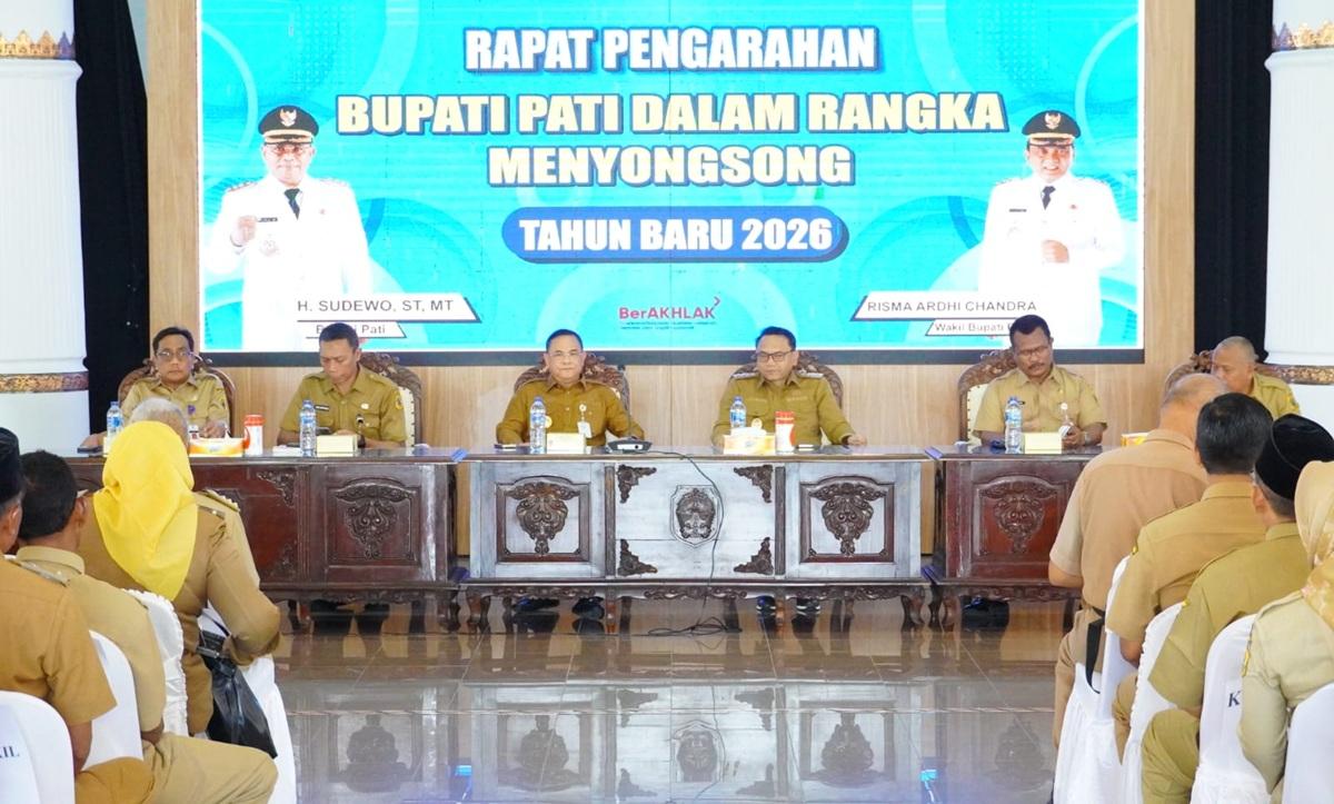 20251229_Bupati-Pati-Sudewo-memimpin-rapat-jelang-tahun-baru_1.jpg