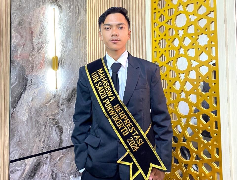 Asep Dhoni Mahasiswa UIN Saizu, Menebar Cahaya Literasi Bahasa Arab hingga kancah Internasional