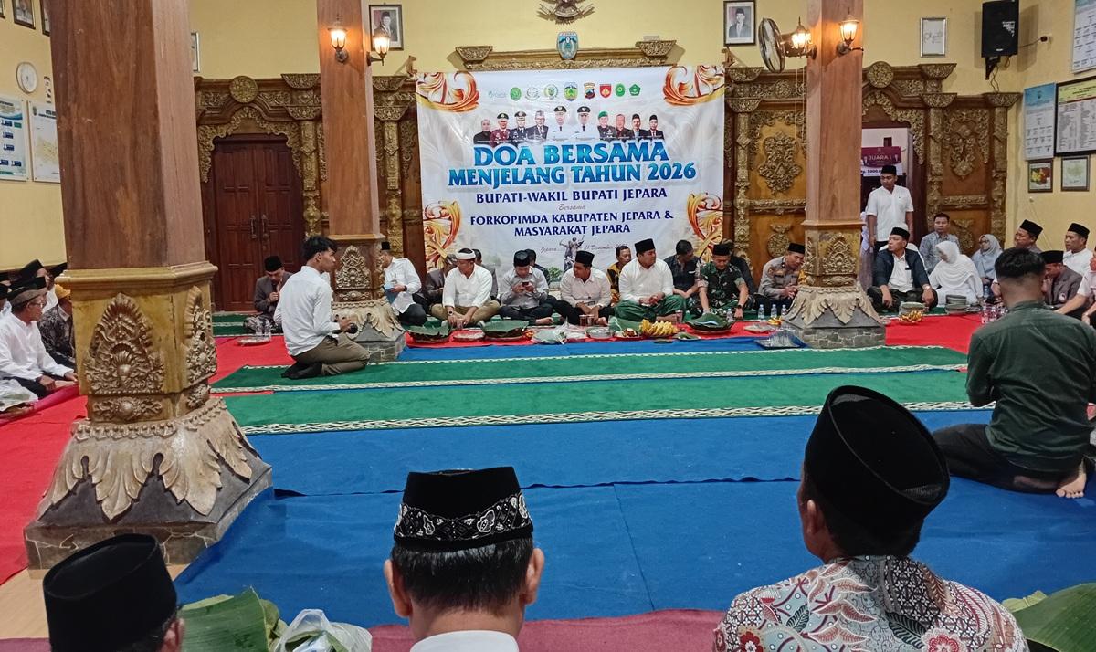 20251231_Bupati-Jepara-Witiarso-Utomo-bersama-Wakil-Bupati-Ibnu-Hajar_1.jpg