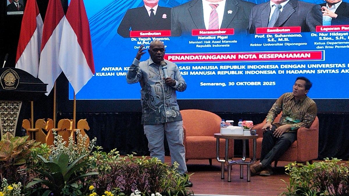 20253010_Menteri-Hak-Asasi-Manusia-HAM-Republik-Indonesia-Natalius-Pigai_1.jpg