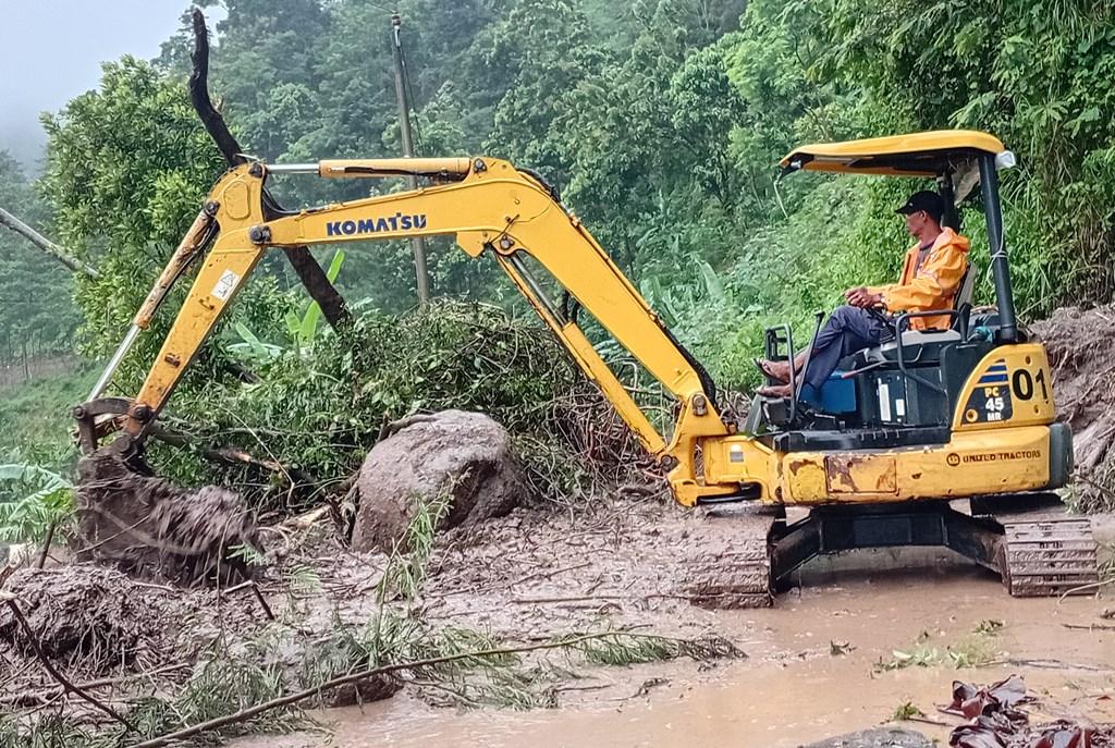 Kisah Fitri, Keluarga Terisolasi Karena Longsor di Jepara, Komunikasi Terputus Jam 9 Malam