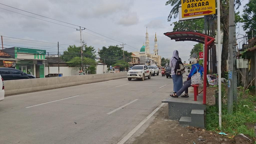 20260112_HALTE-TERTIMBUN-COR-Penumpang-menunggu-BRT.jpg