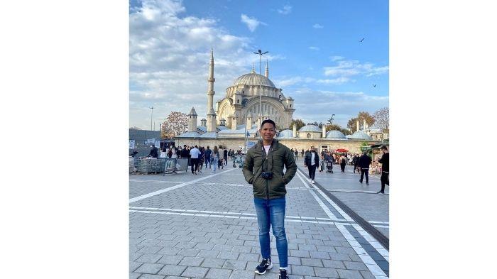 From Chalk to Touch: How Smartboards Can Transform English Lessons in Indonesia’s Primary Schools