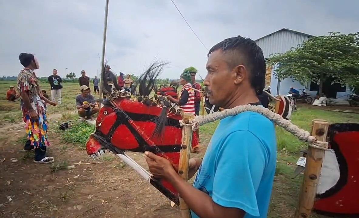 20260113_Seni-tradisional-kuda-lumping-usir-tikus-di-Brebes_1.jpg