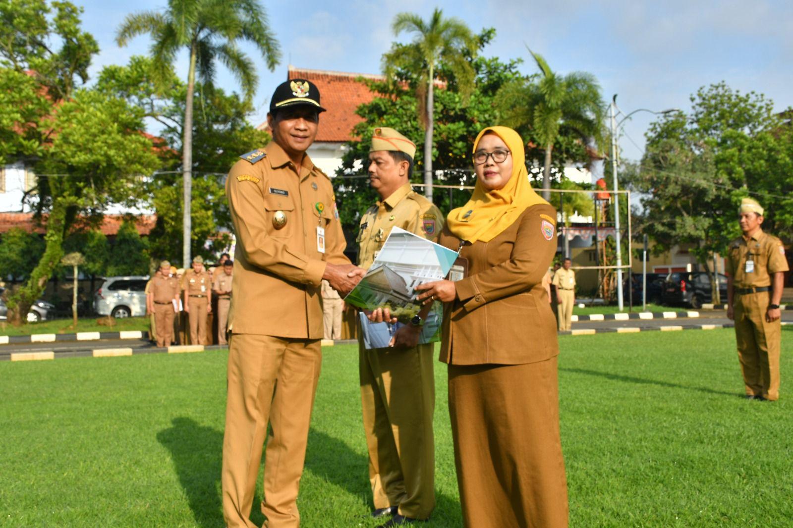 20260119_menyerahkan-SK-PPPK-Guru.jpg