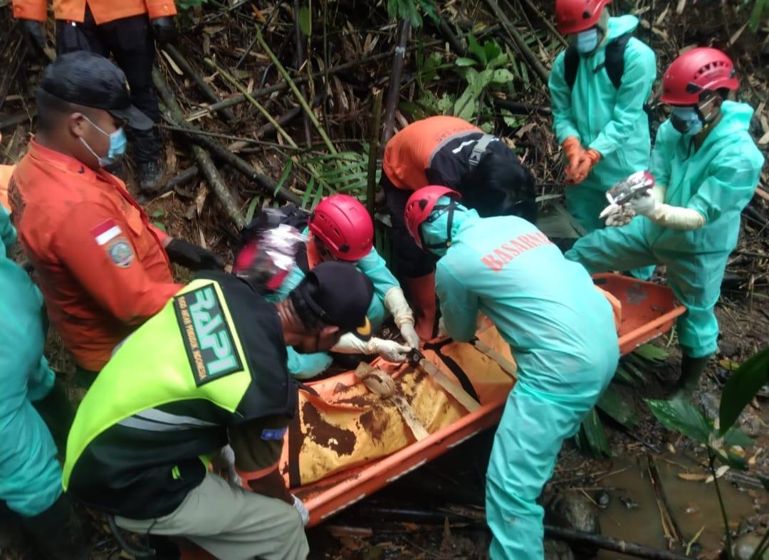 20260121_PENEMUAN-JASAD-KARDAN-Evakuasi-jasad-Kardan.jpg