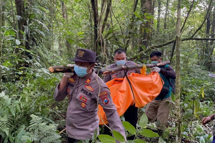 20260126-_-Evakuasi-Jenazah-Tanpa-Busana-di-Hutan-Kluncing-Banyuwangi.jpg