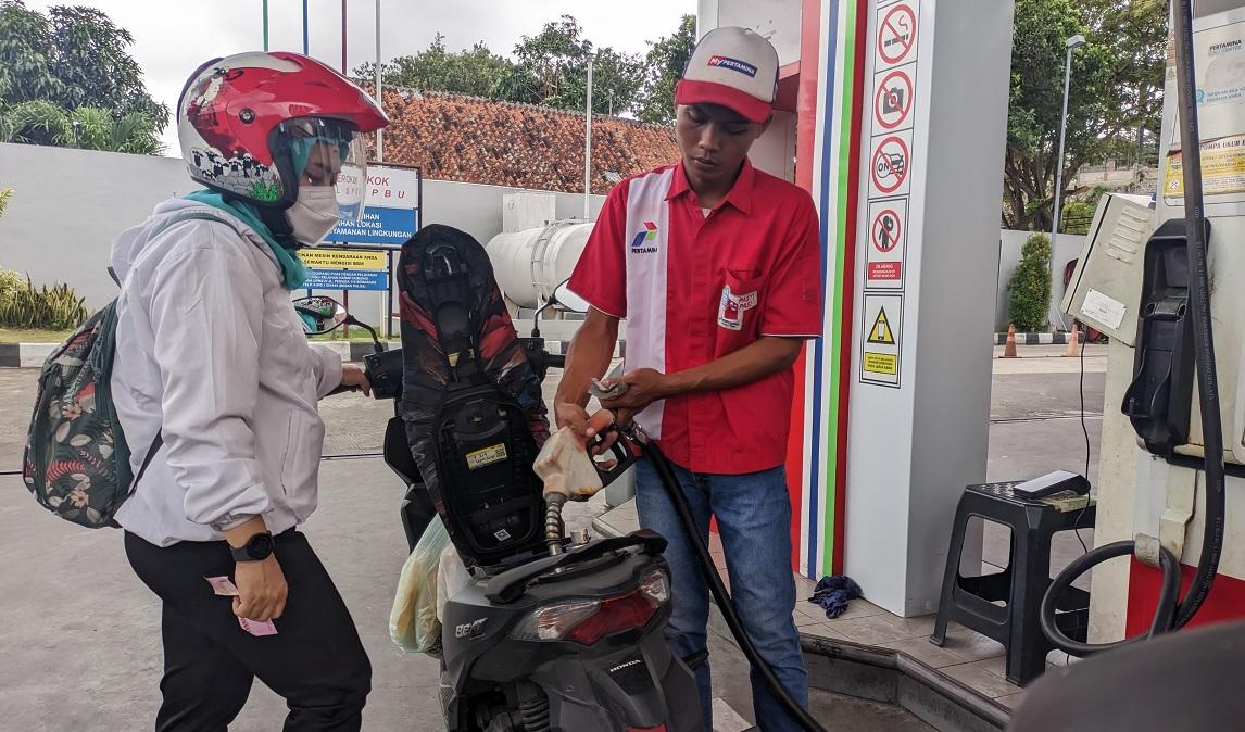 20260306_Pengisian-BBM-Pertalite-di-Kawasan-SPBU-Veteran-Semarang_1.jpg