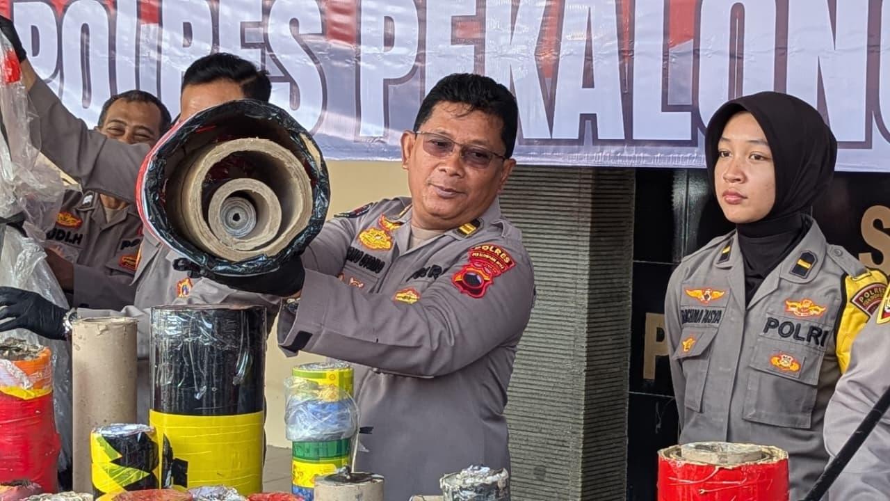 20260331_ratusan-petasan-dari-balon-udara-di-Pekalongan_1.jpg